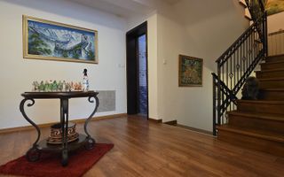 VANZARE CASA 10 CAMERE | ZONA VATRA LUMINOASA - Poză 1