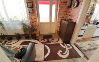 Casa de vanzare cu teren generos - Poză 6