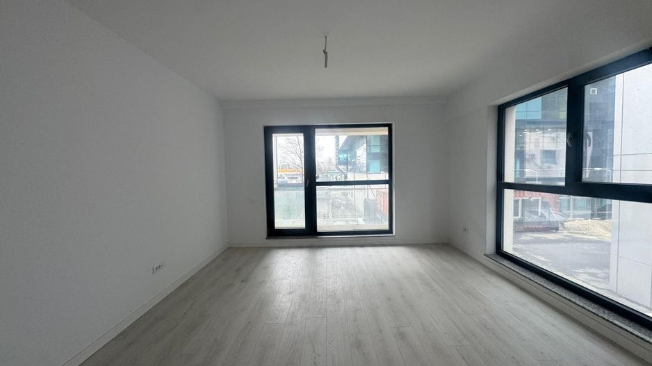 3 camere decomandat || PIPERA ROND OMV - Poză 1
