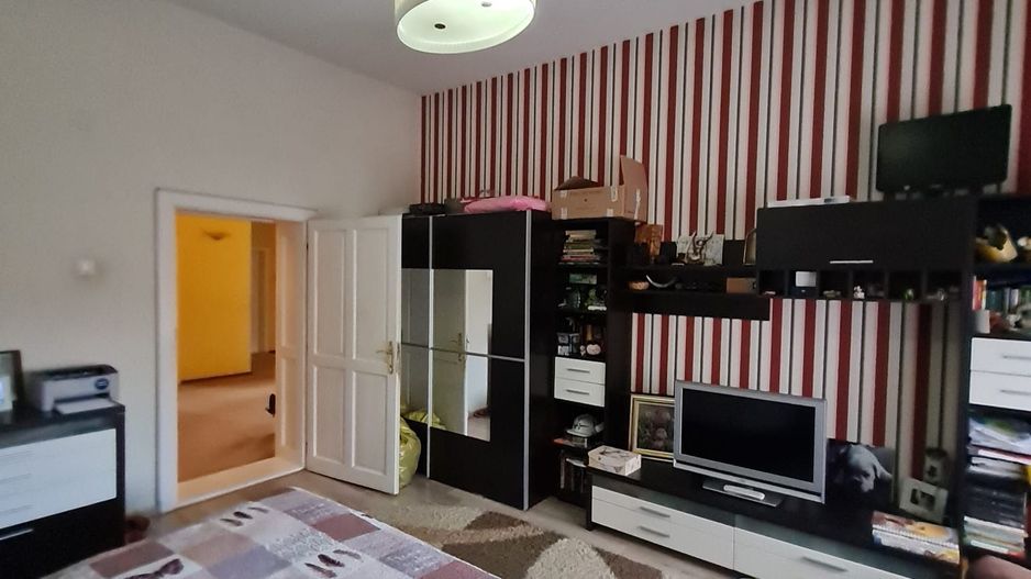 Vila generoasa,destinatii multiple - Poză 26