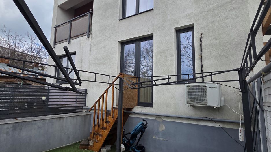 Apartament 3 camere si curte proprie - Poză 10