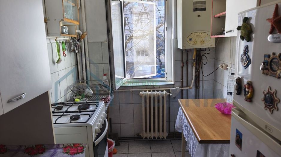 De Închiriat: Apartament 3 Camere, Zonă Liniștită, Mobilat și Utilat - Poză 7