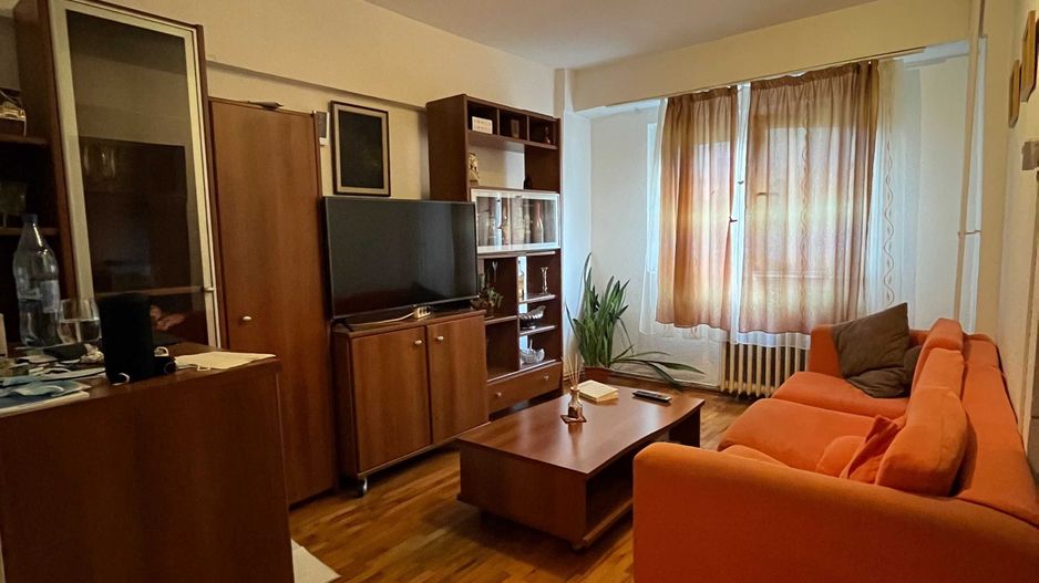 apartament decomandat cu 4 camere - Poză 8