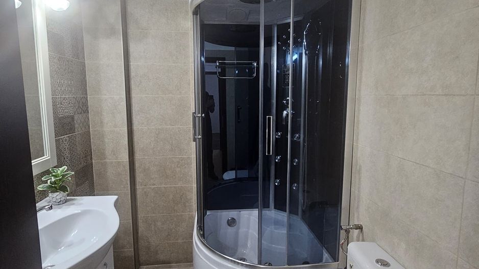 Apartament 2 camere, bloc 2010, garaj, Centru - Nord - Poză 5
