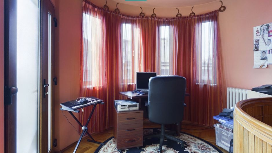 Casă solidă și impunătoare în Grădiște - Poză 20