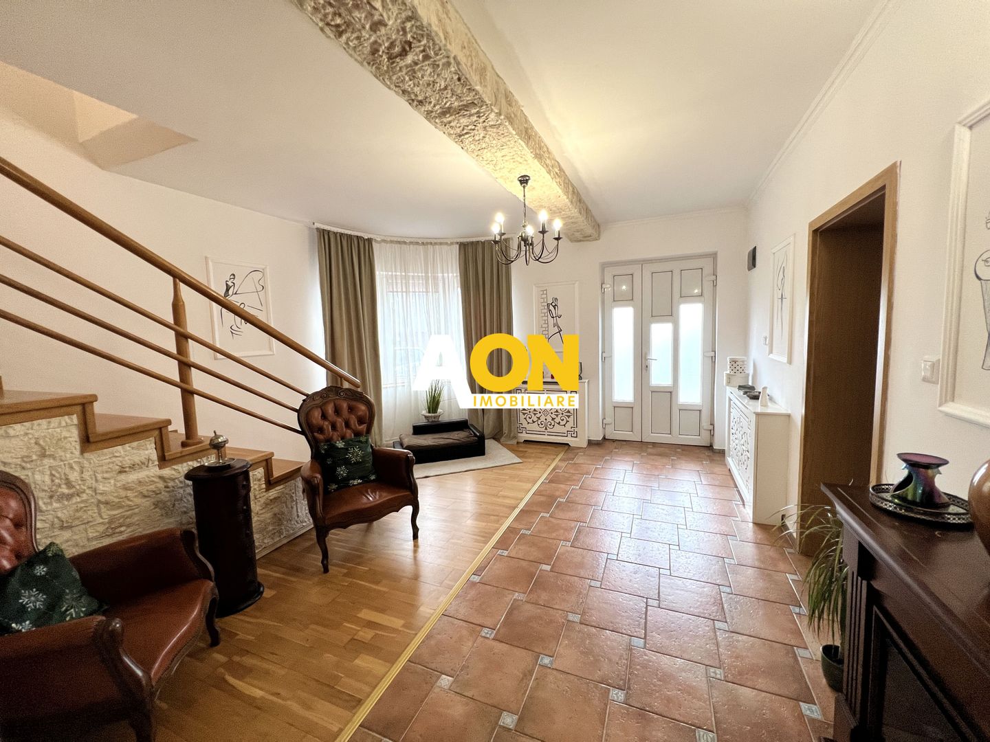 Casa de vanzare - 5 Camere, 2 Bai,  Garaj, 1000mp Teren - Poză 3