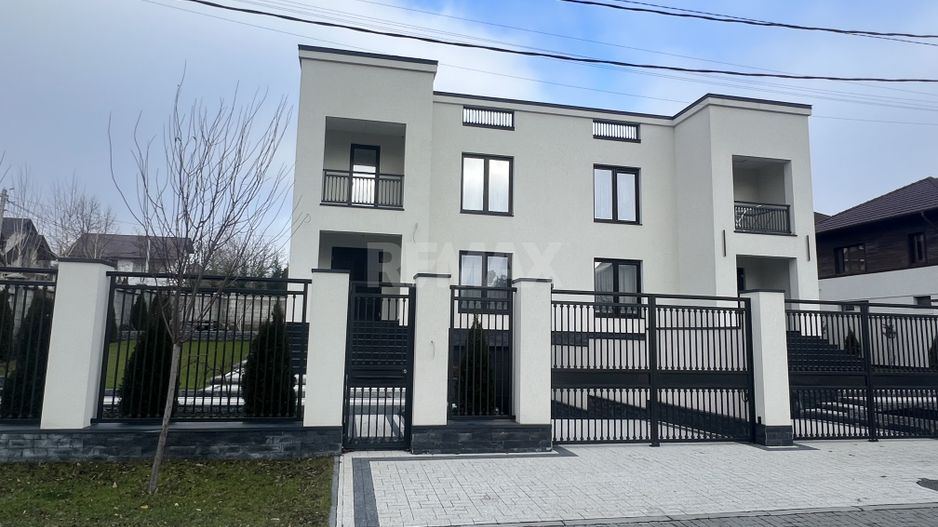 Chirie Casa Poșta Veche/Petricani - Poză 1