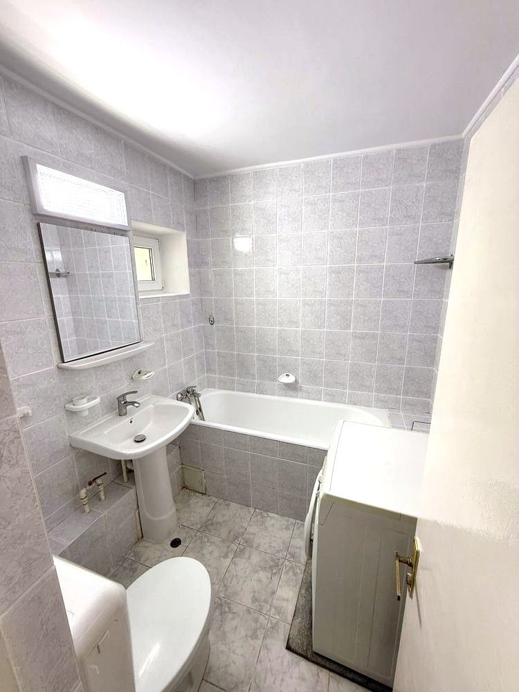 Închiriez Apartament cu 3 camere decomandat, parcare inclusă, metrou Dristor 🚗 - Poză 5