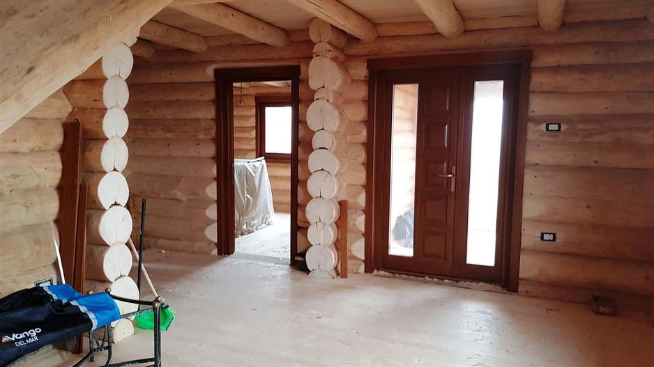 CASĂ INDIVIDUALĂ structură din lemn, zona Ciușmeaua Moldovencei; - Poză 3