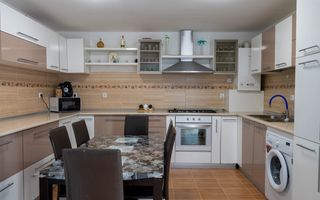 Casa cu 5 camere de vanzare | Zona Ultracentral, Baicoi | Comision 0% - Poză 13