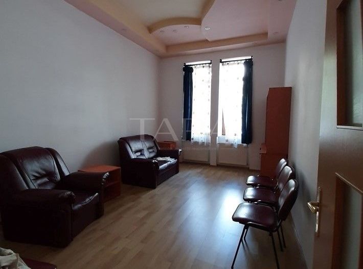 De vanzare apartament cu 3 camere in zona Centrala - Poză 3