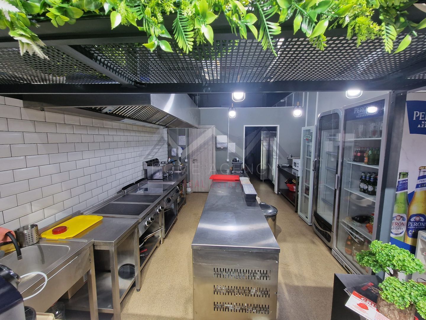 Bistro de vânzare “la cheie” – zonă cu trafic intens, complet utilat, autorizat - Poză 6