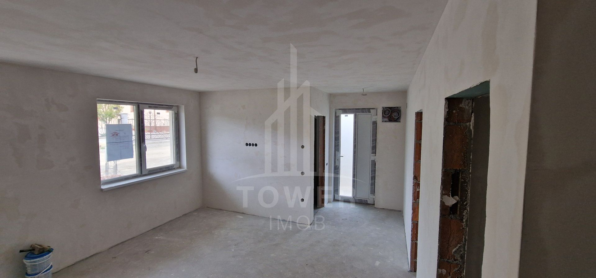 Casa tip quadruplex 5 camere ,la cheie - Poză 1
