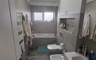 3 camere  bloc nou, 80 mp utili , balcon de 20 m - Poză 13