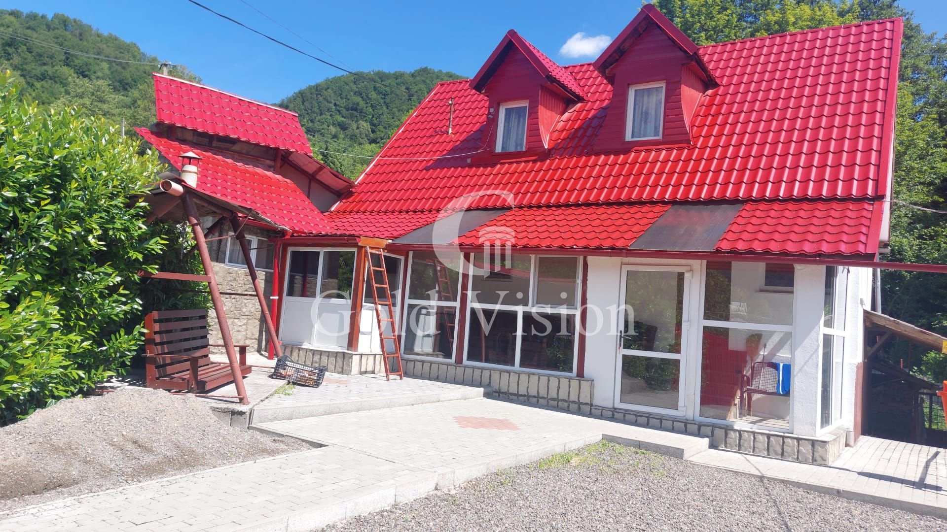 Casa de locuit/Vacanta, 20 km de Reghin, Platoul Fancel, Vanz/Schimb - Poză 1