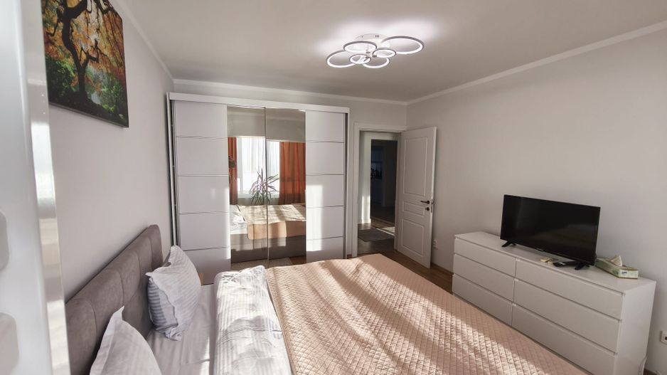 De inchiriat apartament spatios, 3 camere, pe Faleza, 900 euro - Poză 8