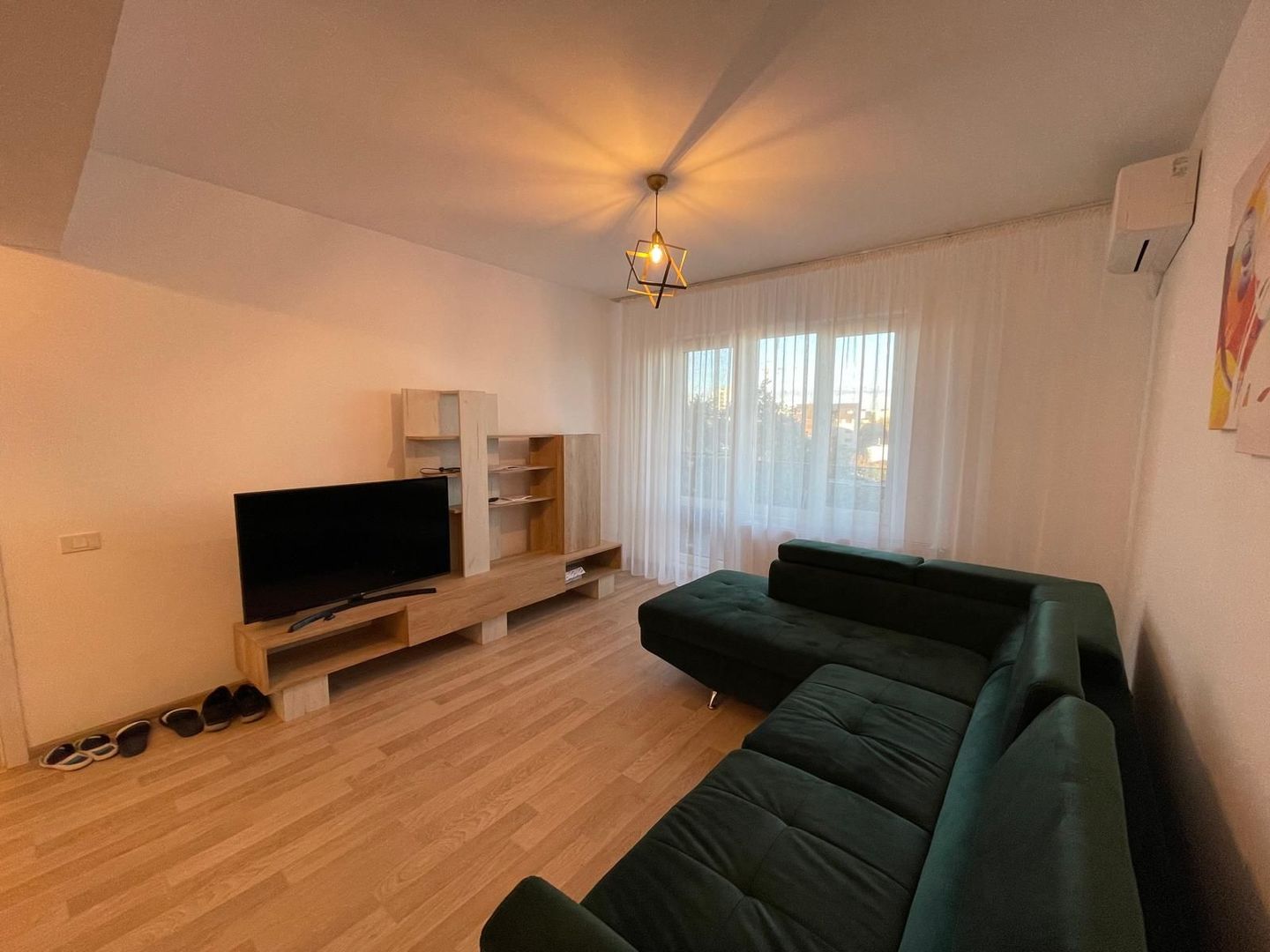 AP. 2 CAMERE APARATORII PATRIEI, CENTRALA, BUCATARIE INCHISA,PARCARE - Poză 3