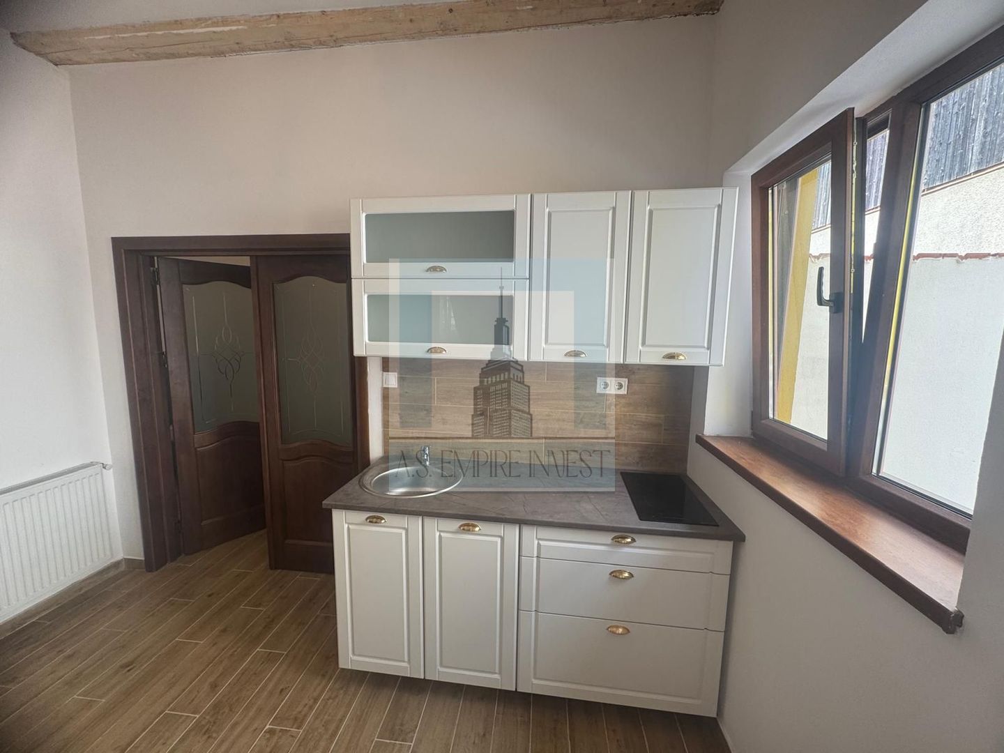 Casă renovată integral, mobilată și utilată – Șchei, Brașov - Poză 9