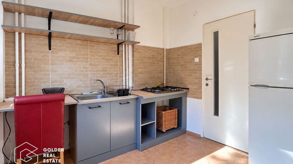 Apartament 2 camere,  Podgoria, Bulevardul Revoluției - Poză 3