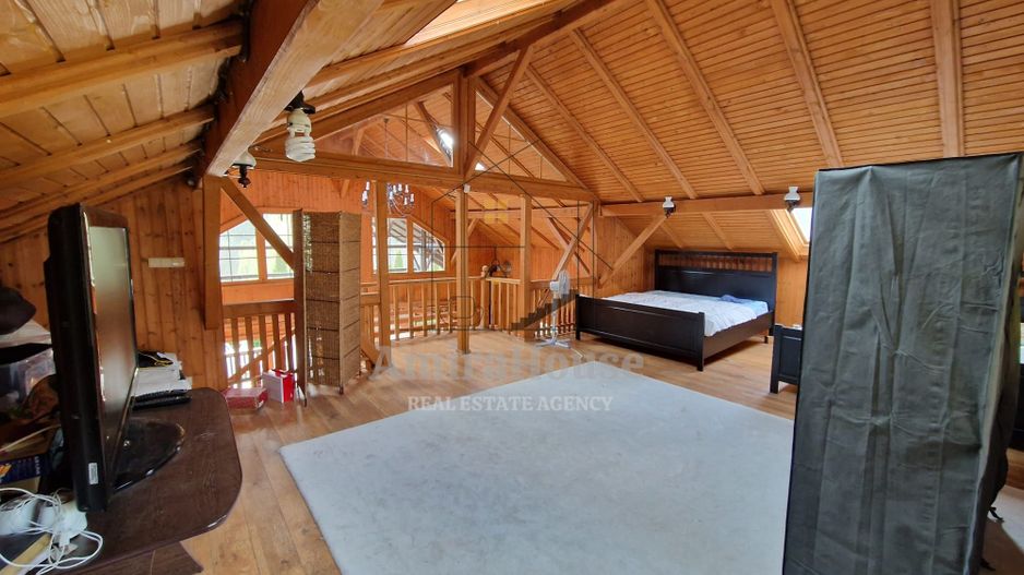 Casa din lemn D+P+M de 400 mp utili si teren 3.000 mp zona Faget - Poză 14