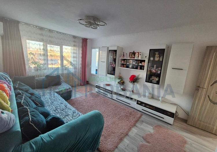 Apartament 3 camere etaj 4 de vânzare – Podu Roș, Aleea Rozelor, - Poză 1