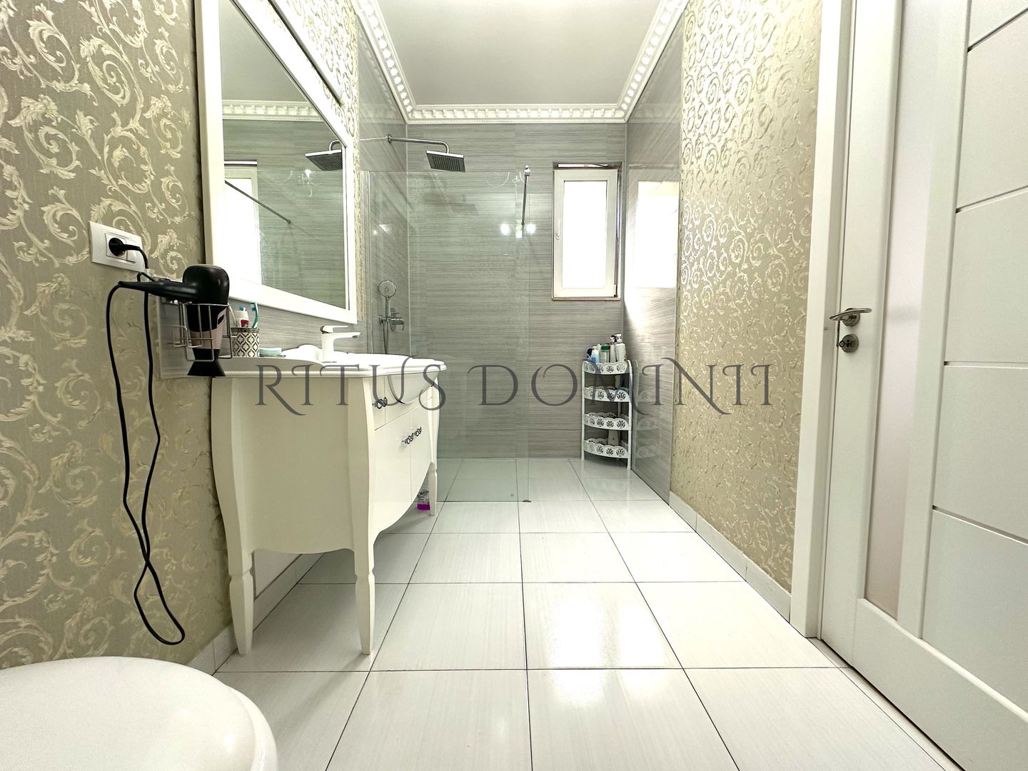 Vilă Spectaculoasă cu Piscină Privată, Dealuri Oradea, 460mp - Poză 15