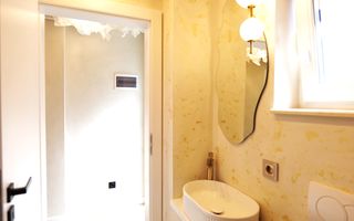 De vânzare casă deosebită 4 camere în localitatea Florești - Poză 7