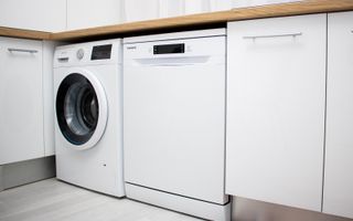 Apartament 3 camere | Etaj 1 | Renovat | Curte | Central - Poză 29