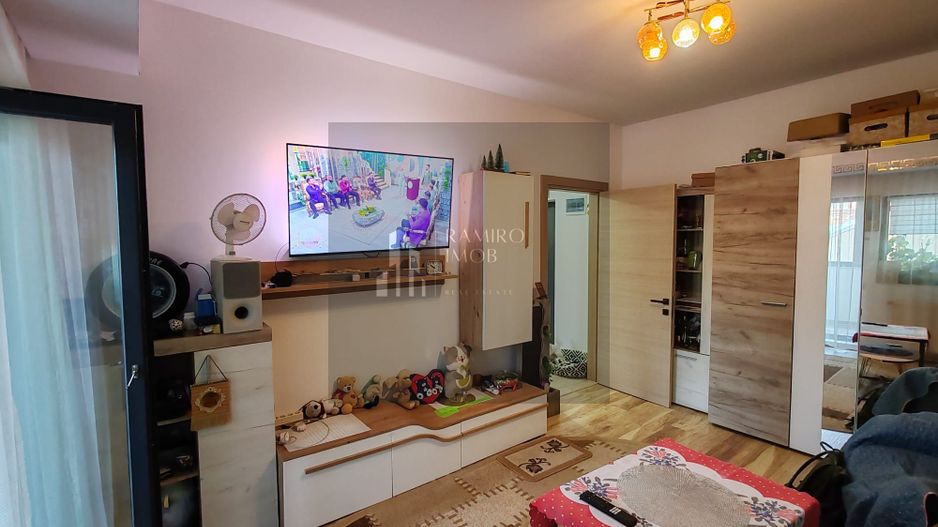 Apartament 2 camere, Sector 5, Pecineaga/Salaj, decomandat, centrala - Poză 3