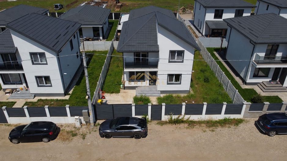 Casă P+1 în Berceni | 4 camere, 2 băi | Bucătărie utilată | Teren 293 - Poză 2