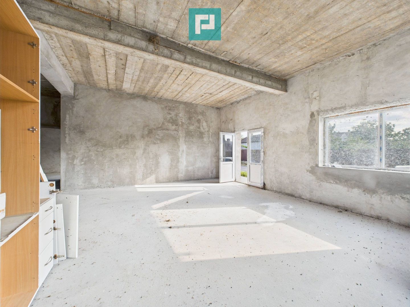 Imobil spațios la roșu pentru investiție - Vinga - Poză 5