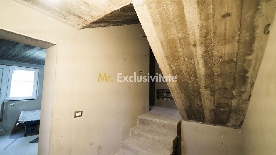 Casa la gri - Romanesti - Poză 6