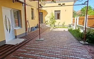 Casă 5 camere, 3 bai,2 bucătării, 200 mp utili, 370 mp teren - Poză 17