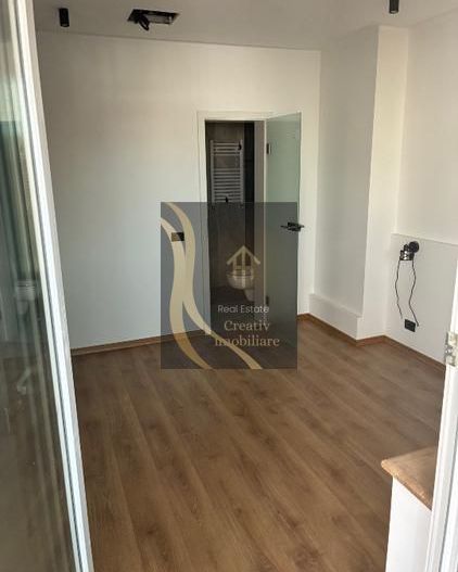 Vând apartament deosebit, zonă ultracentrală, renovat deosebit - Poză 11