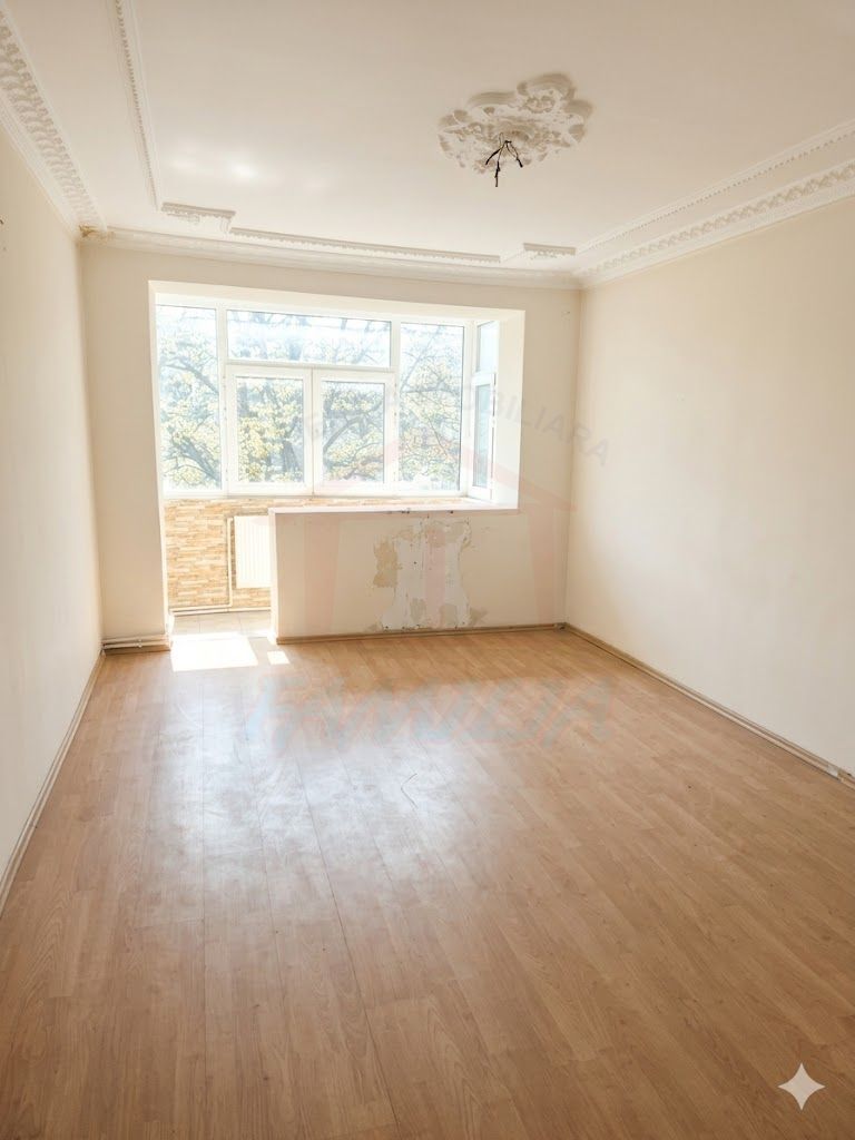 Vanzare apartament 3 camere, Mazepa 1, 61 mp, 75.000 EURO - Poză 1