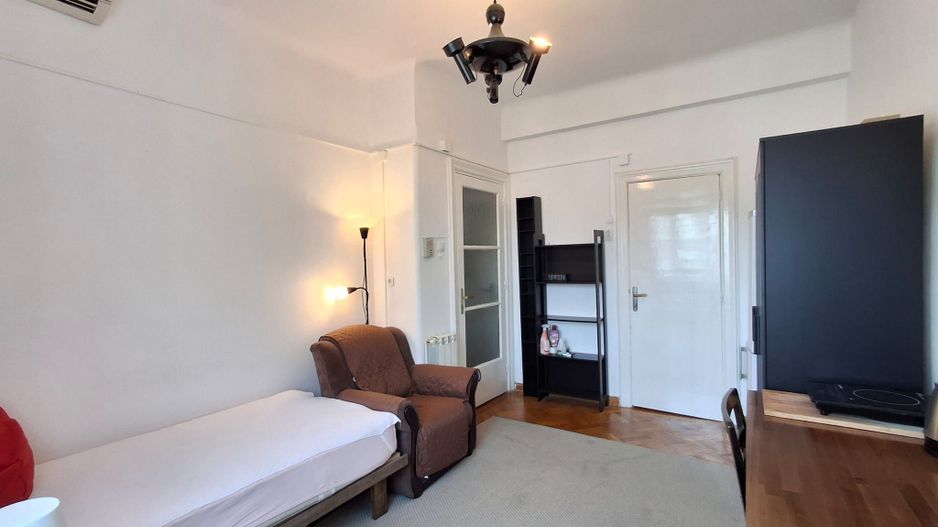 Garsoniera de vanzare  Zona Piata Romana - Poză 4