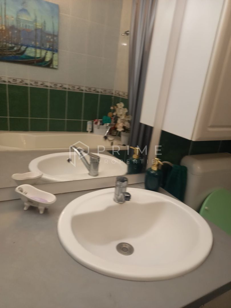 Casa perfectă pentru familie – curte, foișor cu grătar și garaj triplu - Poză 27