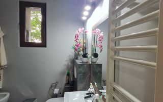 Vila deosebitǎ în zona centrala - Poză 17