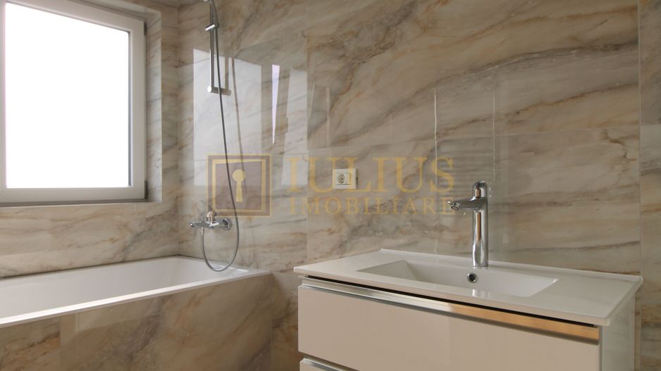 Casa zona Lunei, 5 camere + 3 bai, centrala proprie, rezidential sau birouri ! - Poză 28