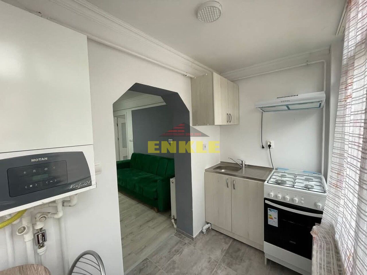 De închiriat apartament cu 3 camere, zona Piața Mare - Poză 6