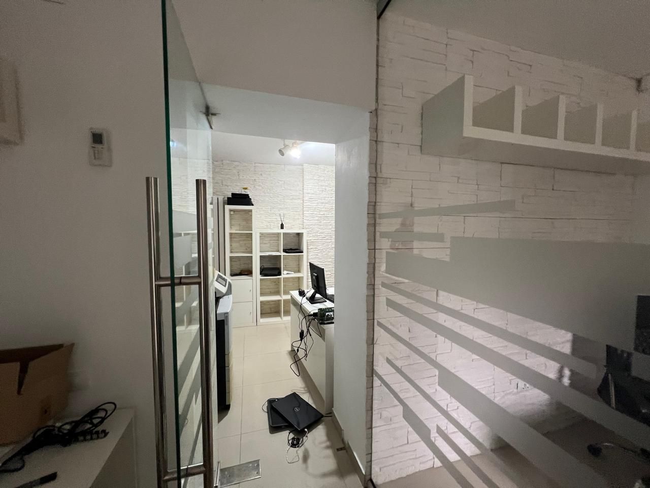 Apartament 3 camere, garaj si boxa - zona Centrala-Prefectura - Poză 8