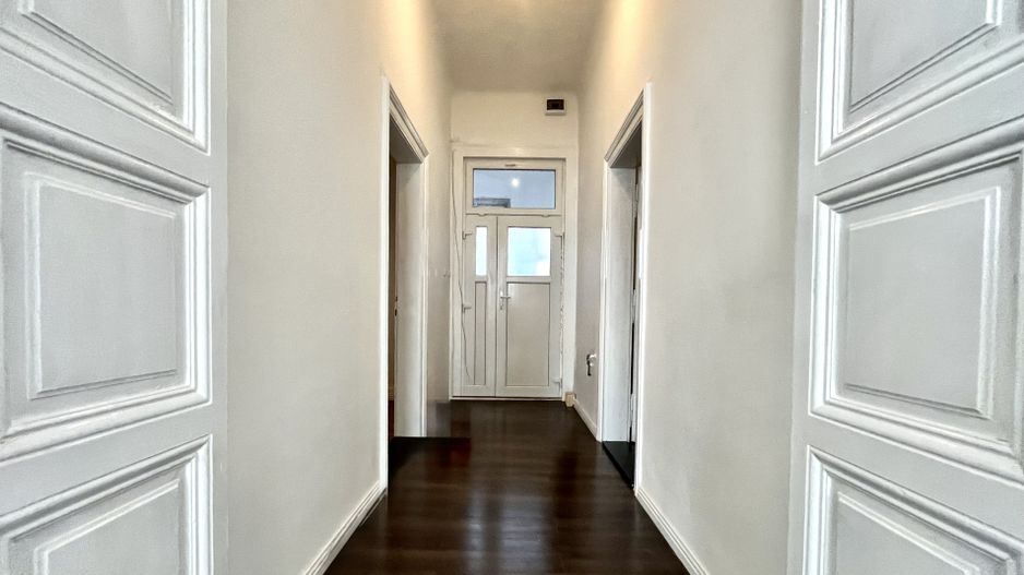 Un apartament care îți oferă orașul la un pas și vedere la Bega - Poză 14