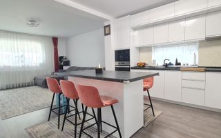 Casa mobilata si utilata in Cartier Izvor Tarlungeni Brasov - Poză 2