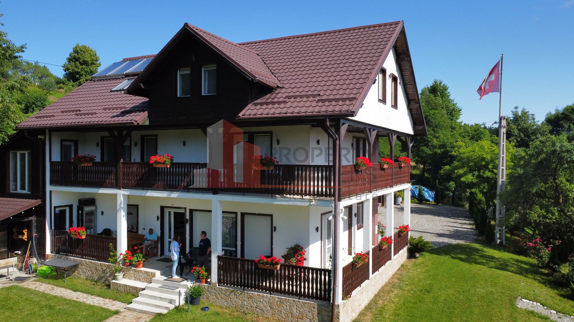 Vilă 340 mp Bran | Teren 5500 mp | 6 dormitoare cu băi proprii - Poză 36