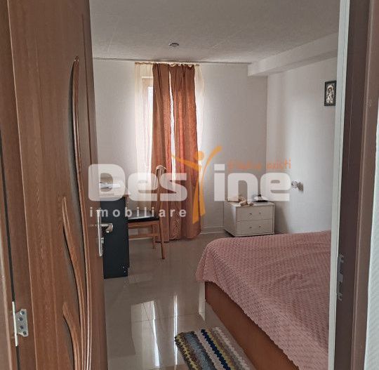 Casa parter+mansarda si teren in Lipovat, Vaslui - Poză 9