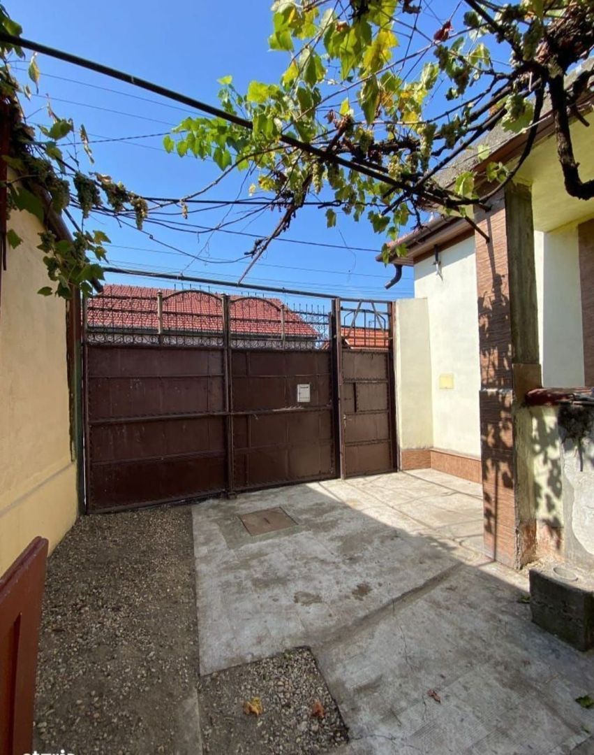 Casa renovabila/demolabila, singur in curte. 59.900E. Comision 0. - Poză 1