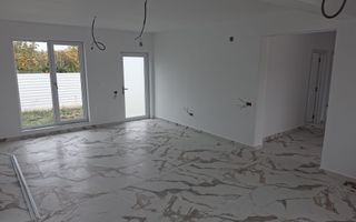 Casa 4 camere Crevedia - Poză 8