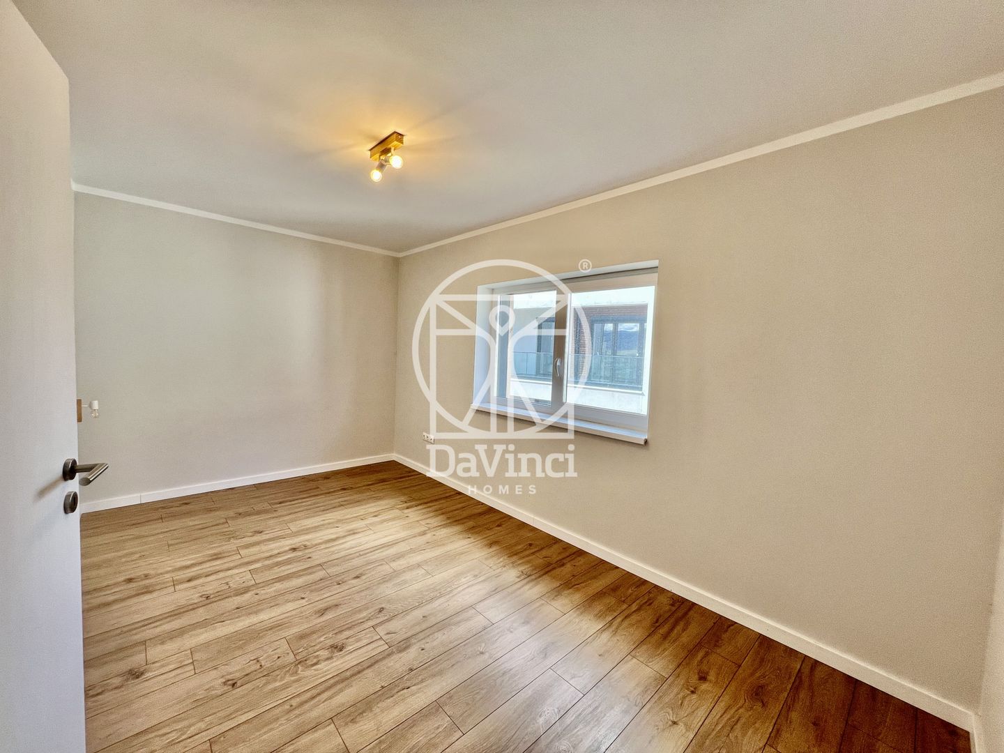 Ap 3 camere, 2 bai, aer conditionat, la cheie | etaj 1, terasa 14 mp - Poză 3