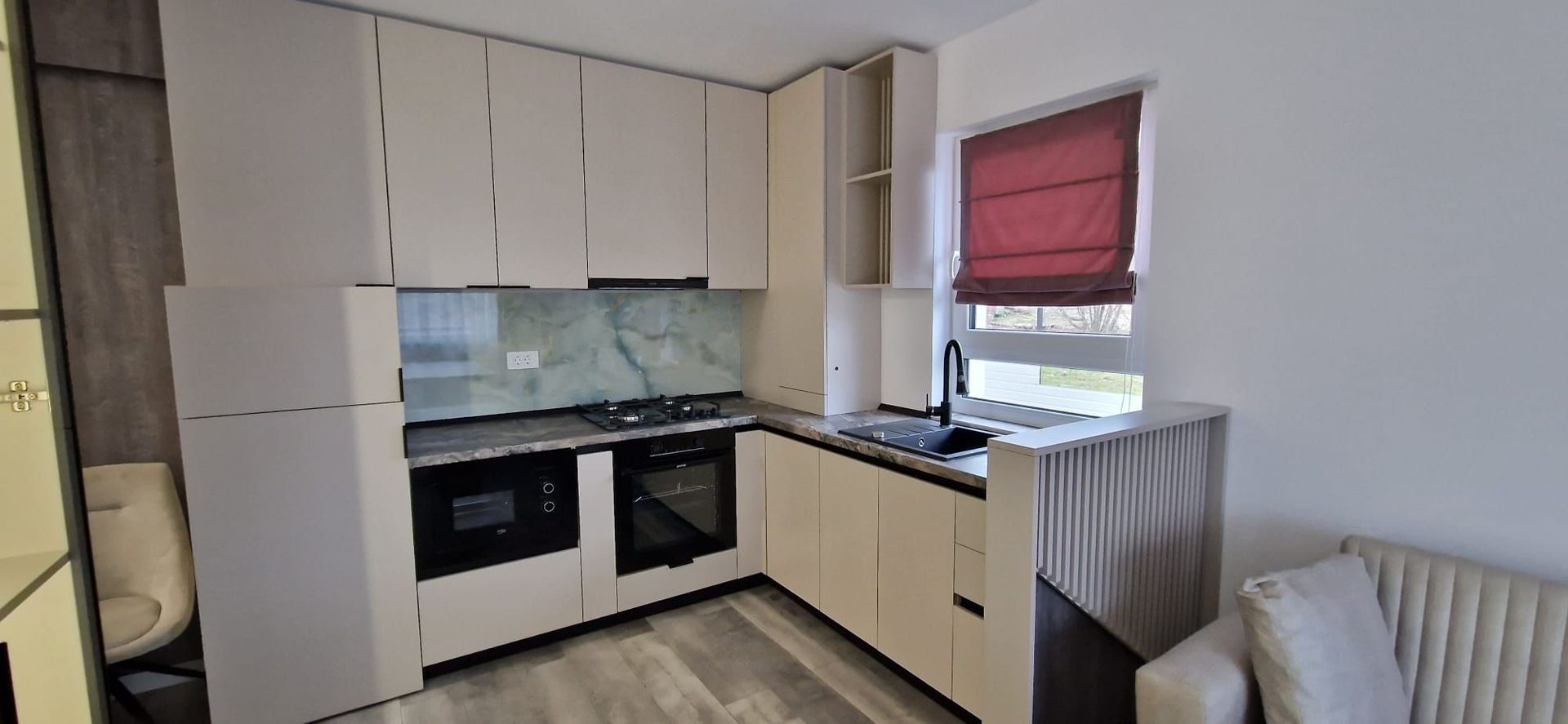 Apartament 2 camere , 50.5mp, 90000euro cu TVA +loc parcare-Rediu - Poză 1