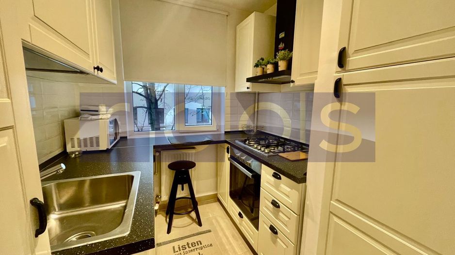 VANZARE APARTAMENT 2 CAMERE METROU PIATA ROMANA ULTRACENTRAL 40MP - Poză 5